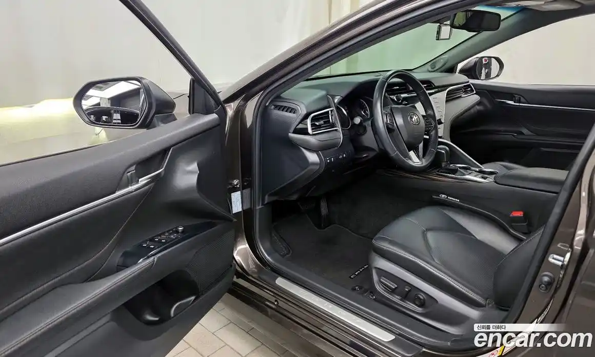 Toyota Camry 2018 2.5 Автомат в Москве № 235832, фото 19