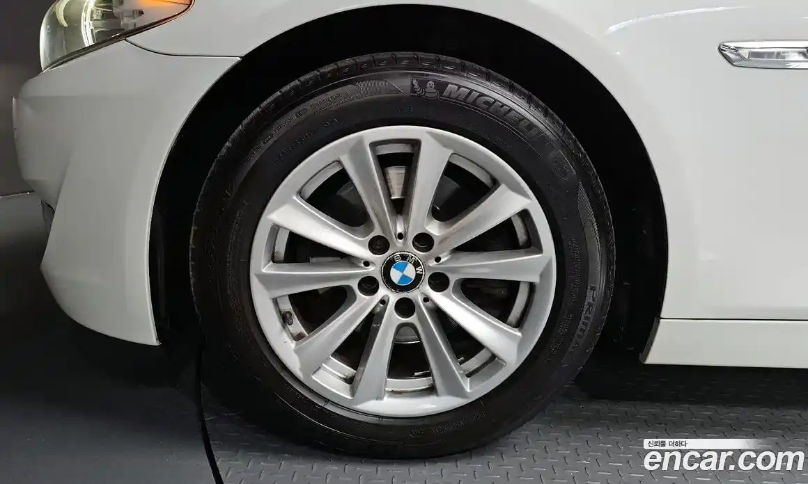 BMW 5-Series 2011 2.0 Автомат в Москве № 236742, фото 5