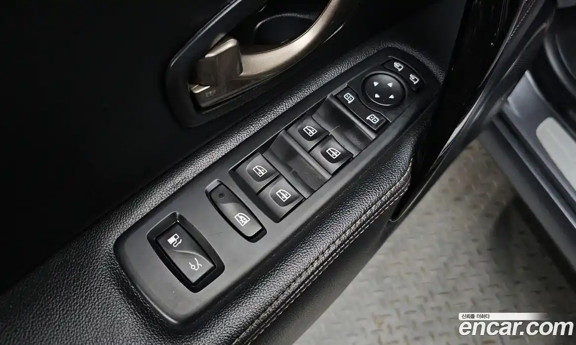 Renault SM7 2016 2.5 Автомат в Москве № 242028, фото 17