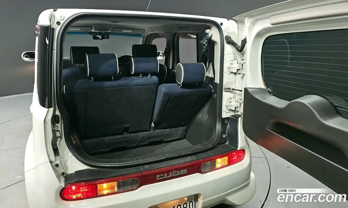 Nissan Cube 2010 1.5 Автомат в Москве № 248840, фото 19