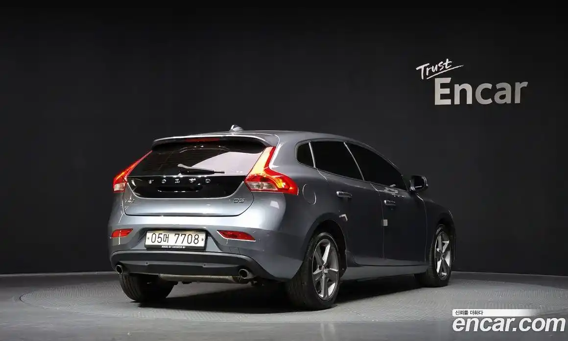 Volvo V40 2018 2.0 Автомат в Москве № 250955, фото 16