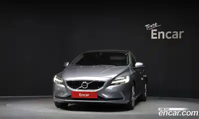 Volvo V40 2018 2.0 Автомат в Москве № 250955, миниатюра 2