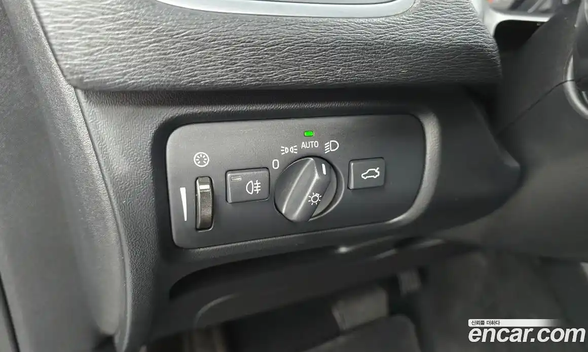 Volvo V40 2018 2.0 Автомат в Москве № 250955, фото 3