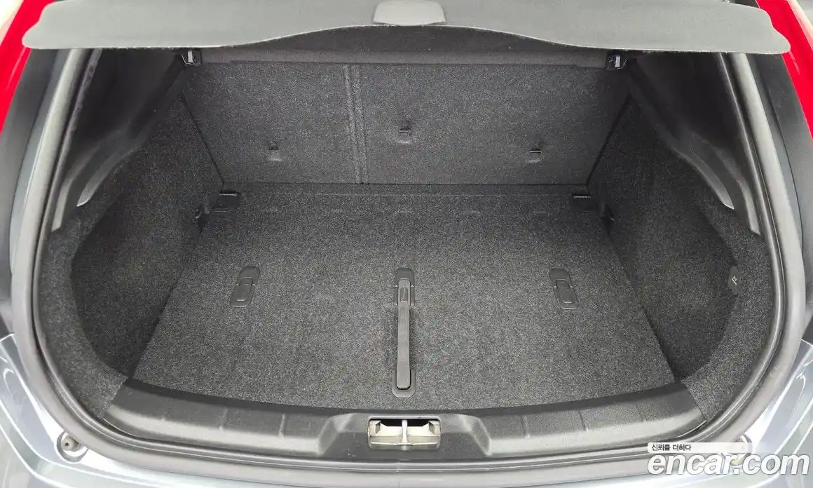 Volvo V40 2018 2.0 Автомат в Москве № 250955, фото 4