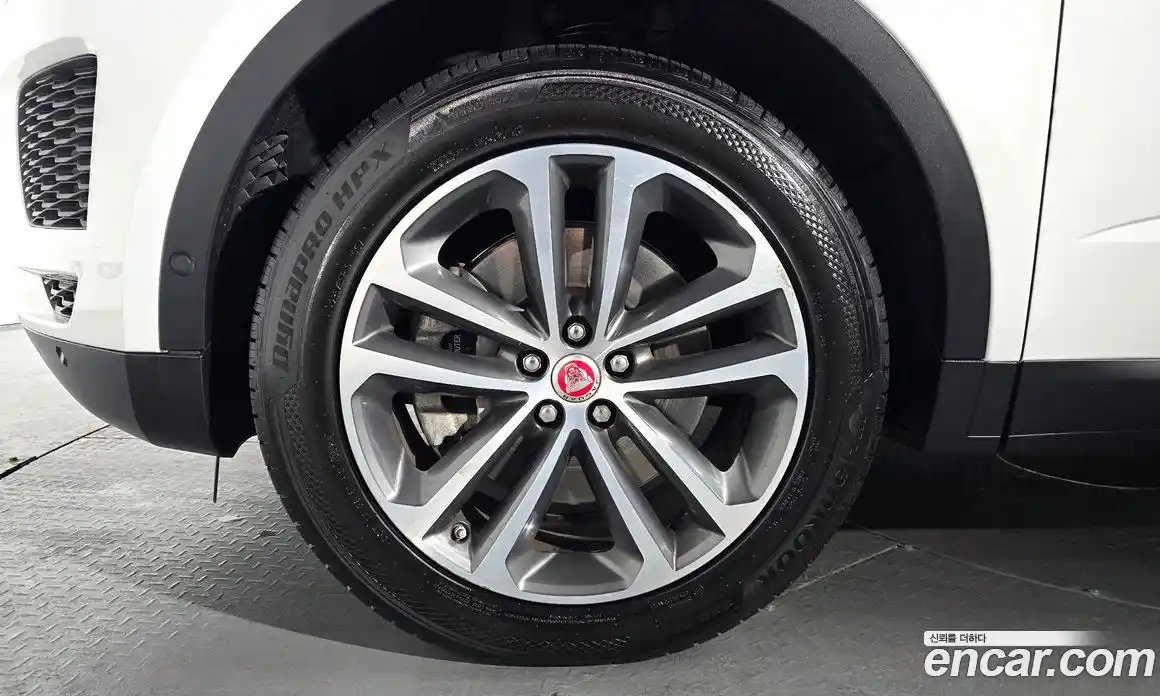 Jaguar E-Pace 2020 2.0 Автомат в Москве № 256085, фото 15