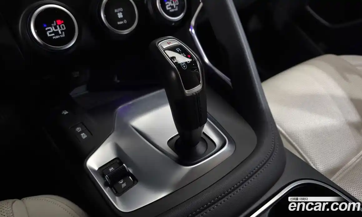 Jaguar E-Pace 2020 2.0 Автомат в Москве № 256085, фото 9