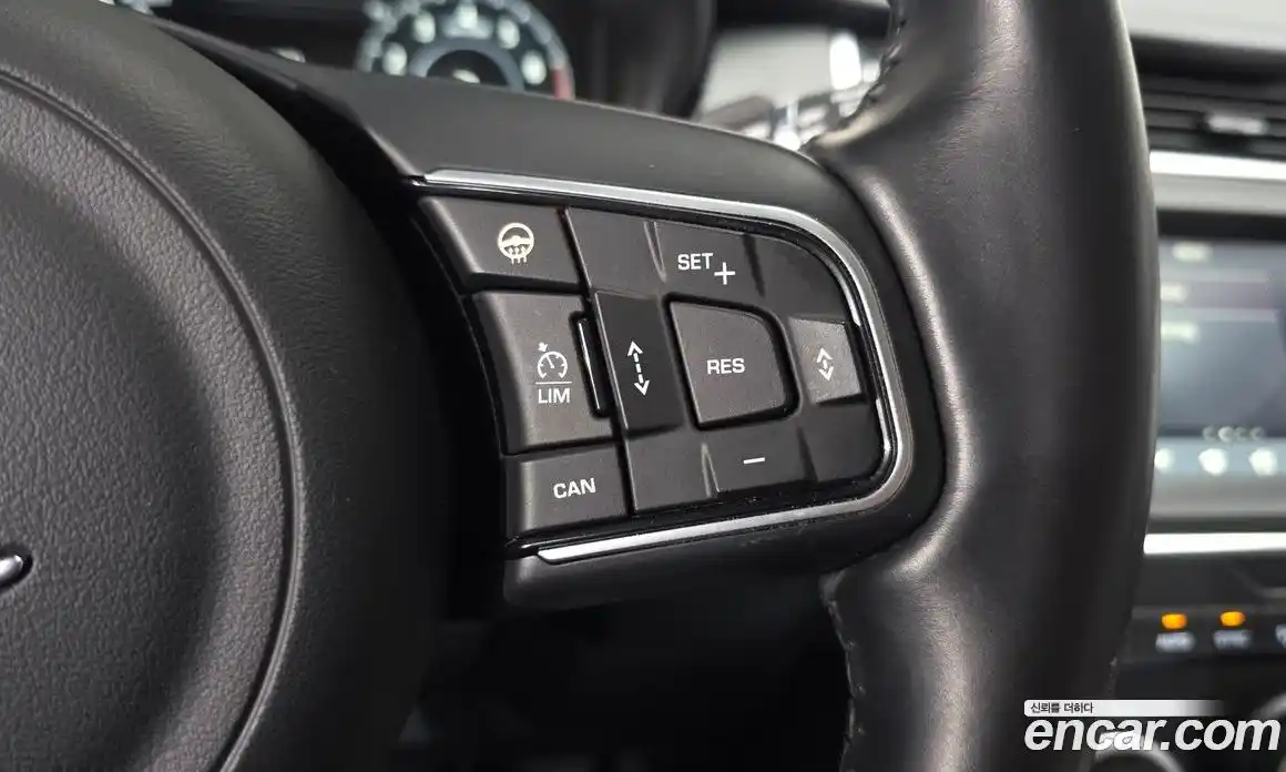 Jaguar E-Pace 2020 2.0 Автомат в Москве № 256085, фото 10