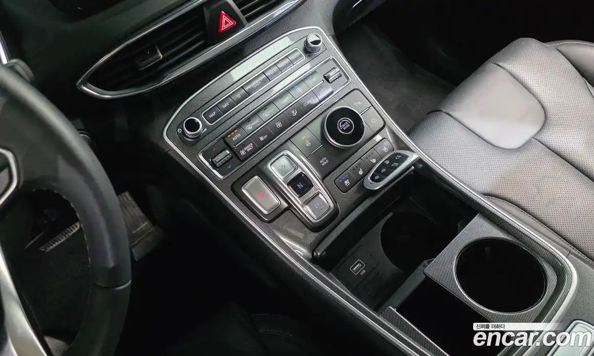 Hyundai Santa Fe 2023 1.6 Автомат в Москве № 267388, фото 14