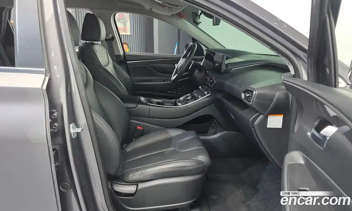 Hyundai Santa Fe 2023 1.6 Автомат в Москве № 267388, фото 20