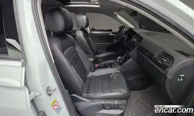 Volkswagen Tiguan 2022 2.0 Автомат в Москве № 276367, миниатюра 11