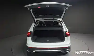 Volkswagen Tiguan 2022 2.0 Автомат в Москве № 276367, миниатюра 7