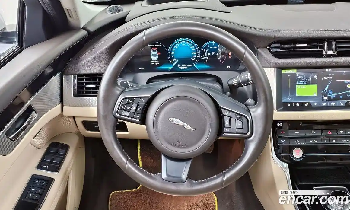 Jaguar XF 2016 2.0 Автомат в Москве № 283796, фото 13