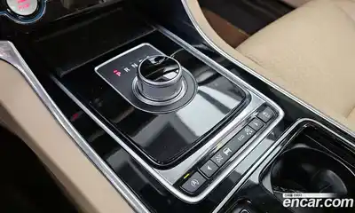 Jaguar XF 2016 2.0 Автомат в Москве № 283796, миниатюра 9