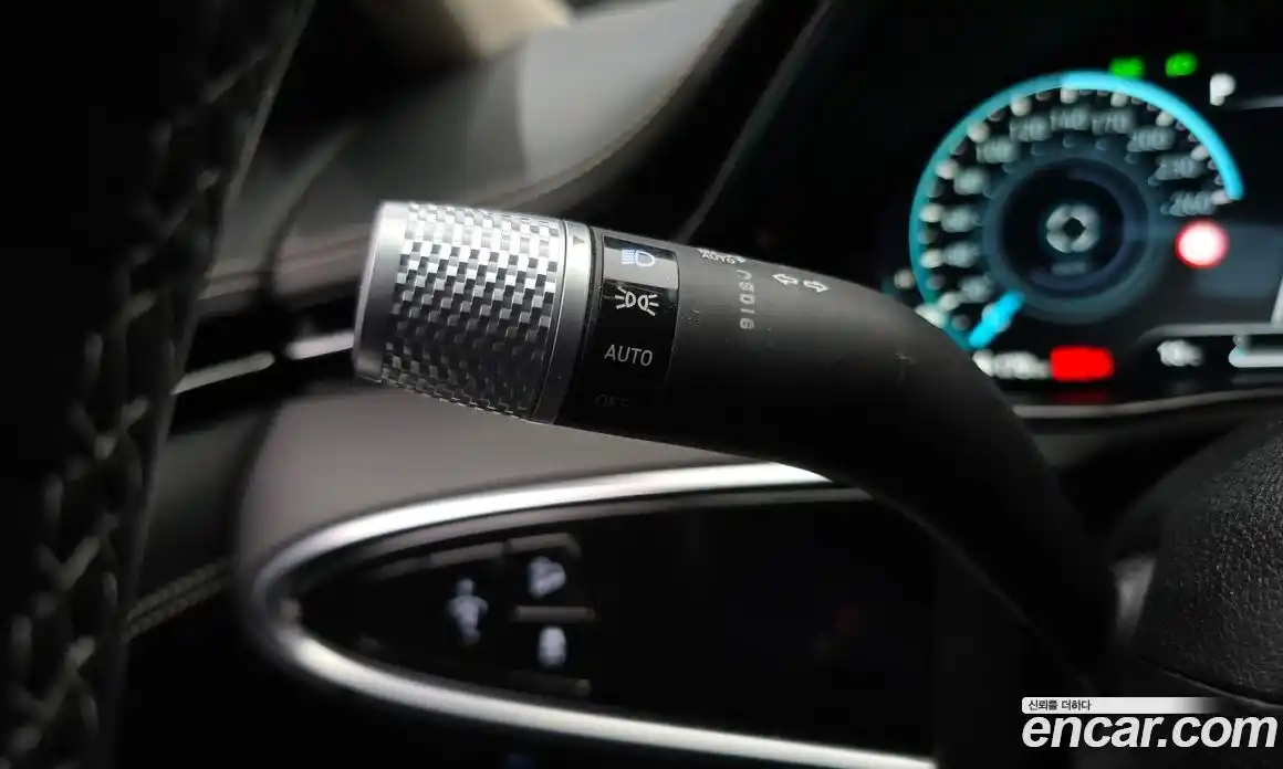 Genesis GV70 2022 0.1 Автомат в Москве № 288837, фото 17