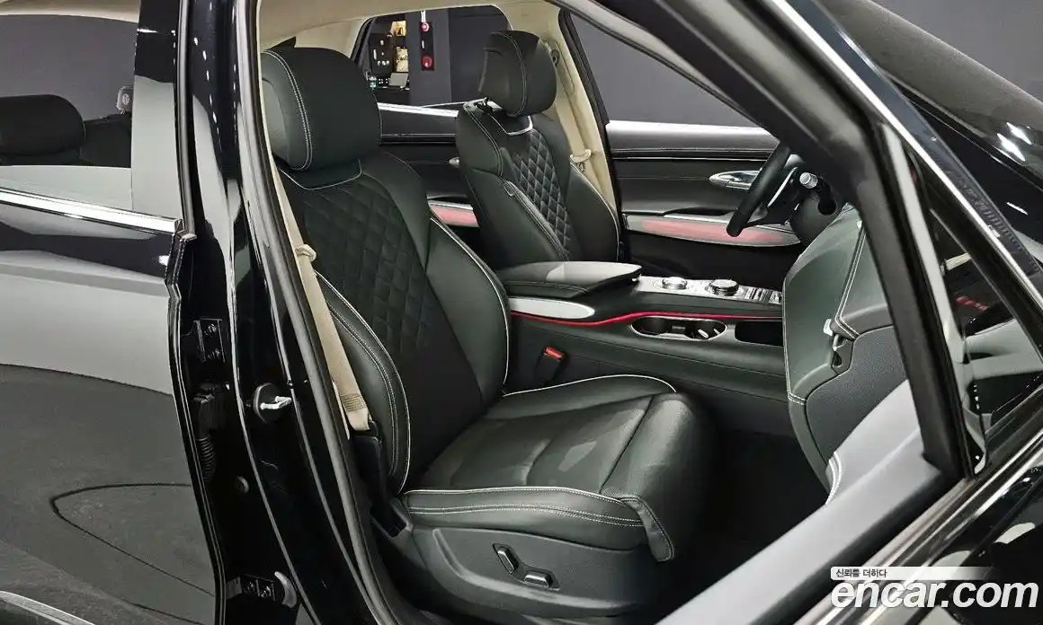 Genesis GV70 2022 0.1 Автомат в Москве № 288881, фото 6