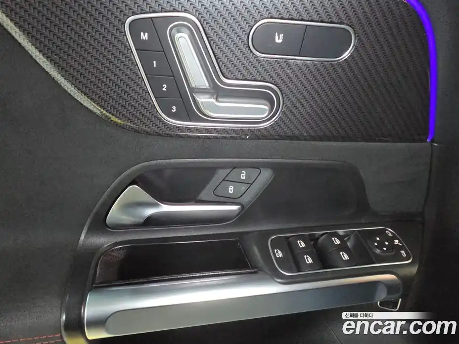 Mercedes-Benz GLB-Class 2020 2.0 Автомат в Москве № 292532, фото 15