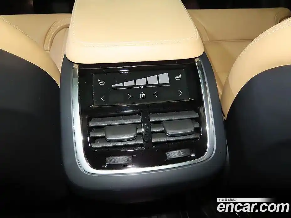 Volvo XC90 2023 2.0 Автомат в Москве № 293928, фото 14