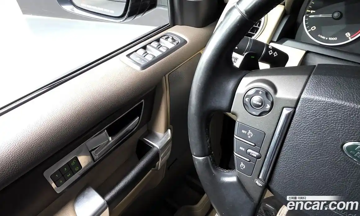 Land Rover Discovery 2016 3.0 Автомат в Москве № 298875, фото 17