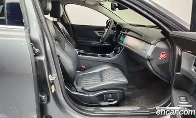 Jaguar XF 2017 2.0 Автомат в Москве № 331522, миниатюра 12