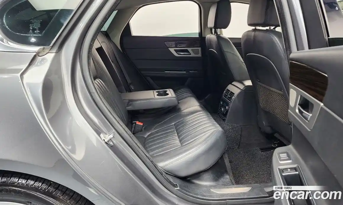 Jaguar XF 2017 2.0 Автомат в Москве № 331522, фото 19