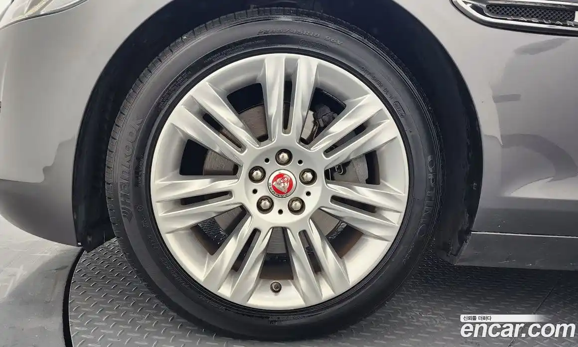 Jaguar XF 2017 2.0 Автомат в Москве № 331522, фото 3