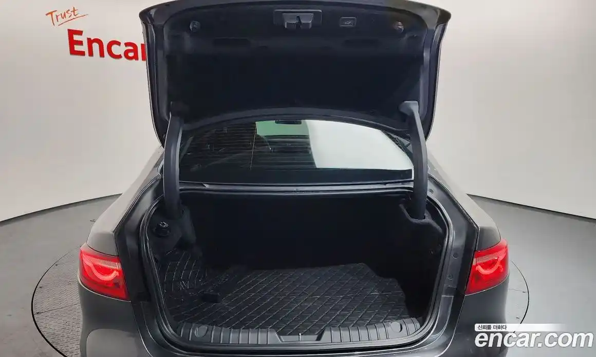 Jaguar XF 2017 2.0 Автомат в Москве № 331522, фото 4