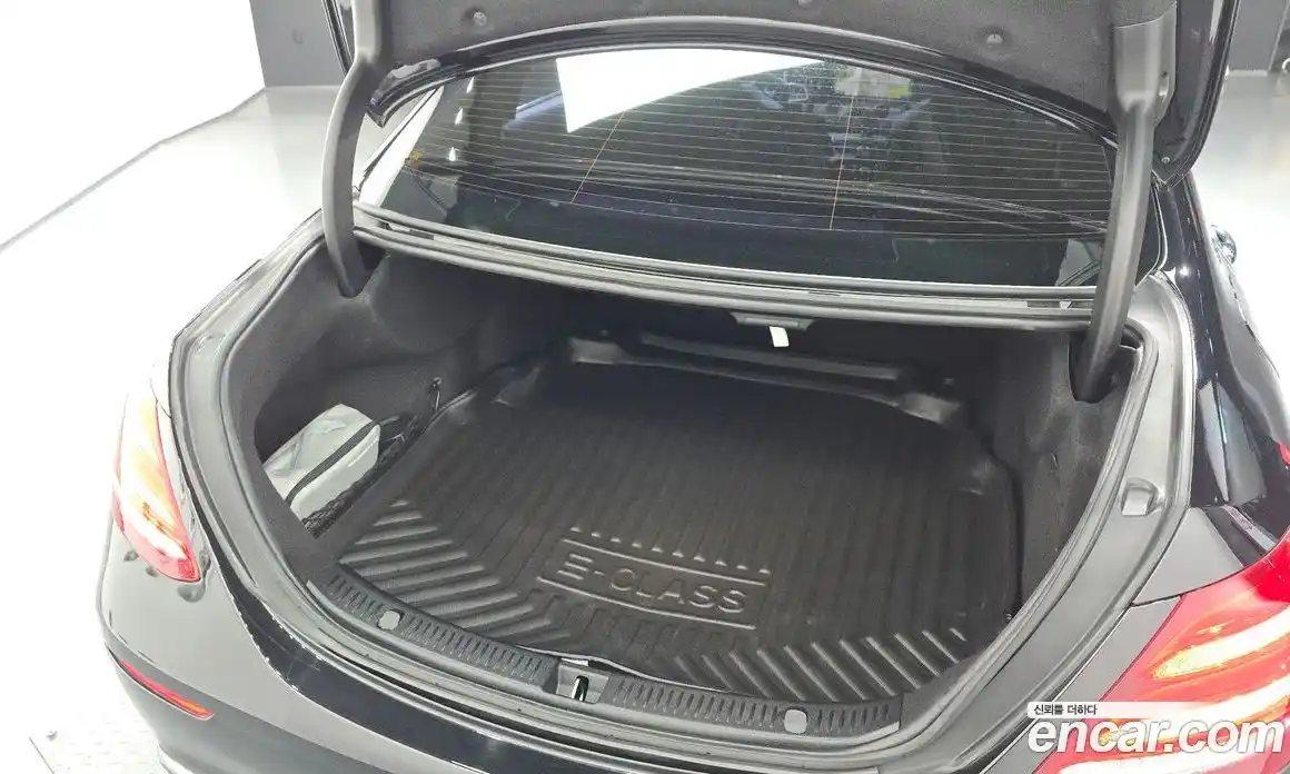 Mercedes-Benz E-Class 2019 2.0 Автомат в Москве № 343041, фото 12