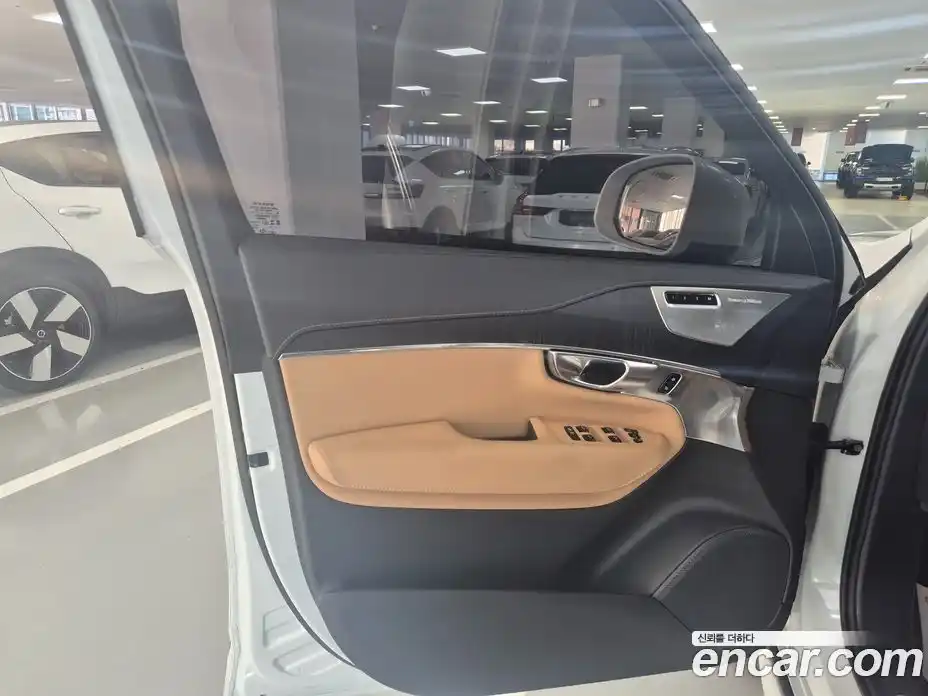 Volvo XC90 2024 2.0 Автомат в Москве № 344342, фото 16