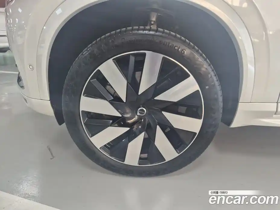 Volvo XC90 2024 2.0 Автомат в Москве № 344342, фото 6