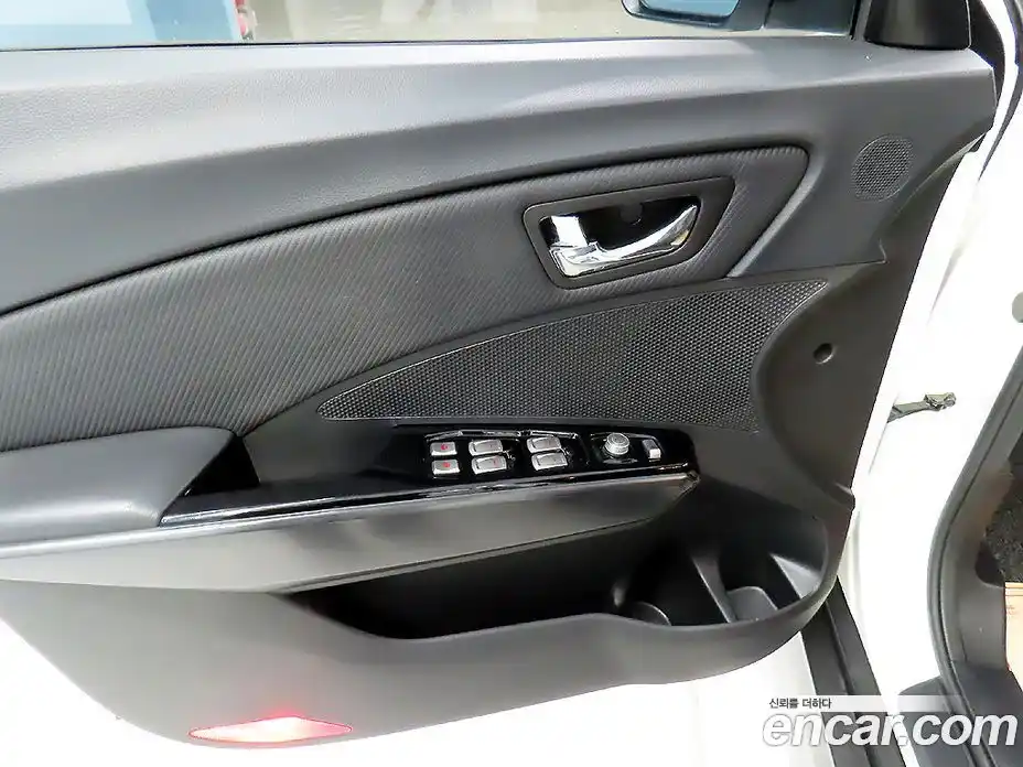 SsangYong TIBOLI 2017 1.6 Автомат в Москве № 35337, фото 15