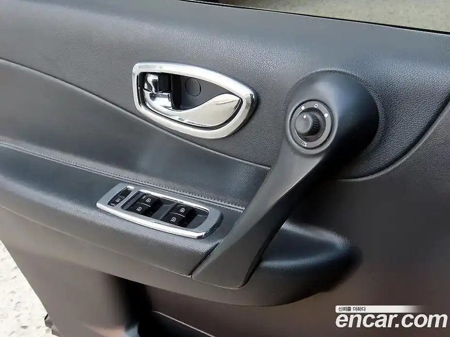 Renault QM5 2014 2.0 Автомат в Москве № 360699, фото 11