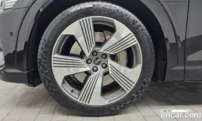 Audi e-tron 2022 0.2 Автомат в Москве № 414068, миниатюра 5