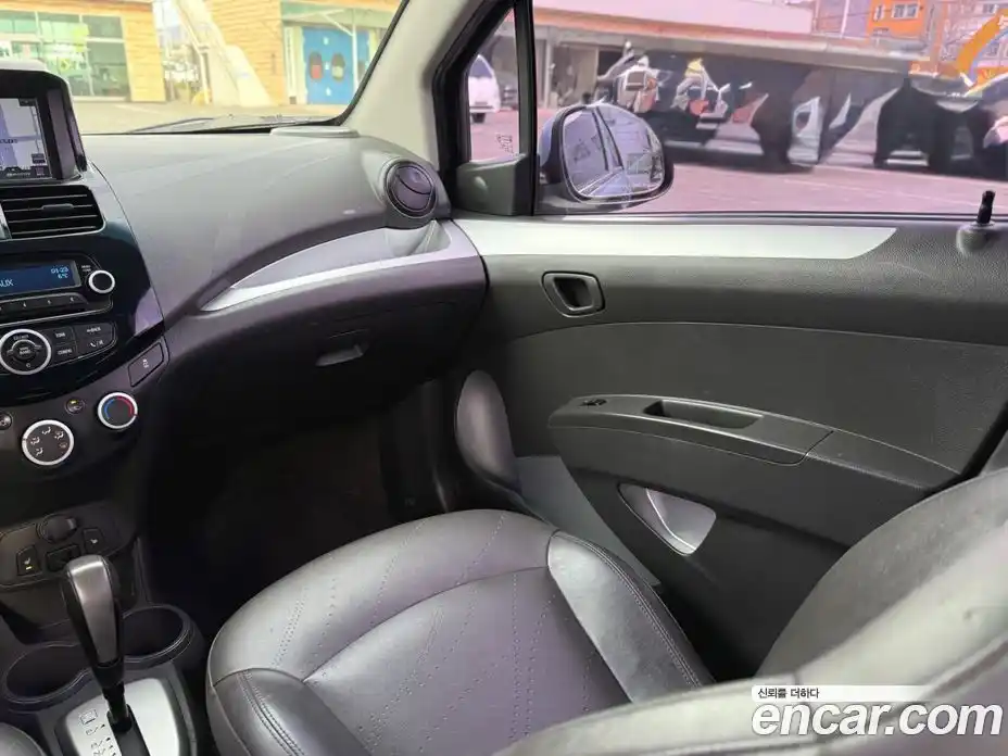 Chevrolet Spark 2015 1.0 Автомат в Москве № 42085, фото 16