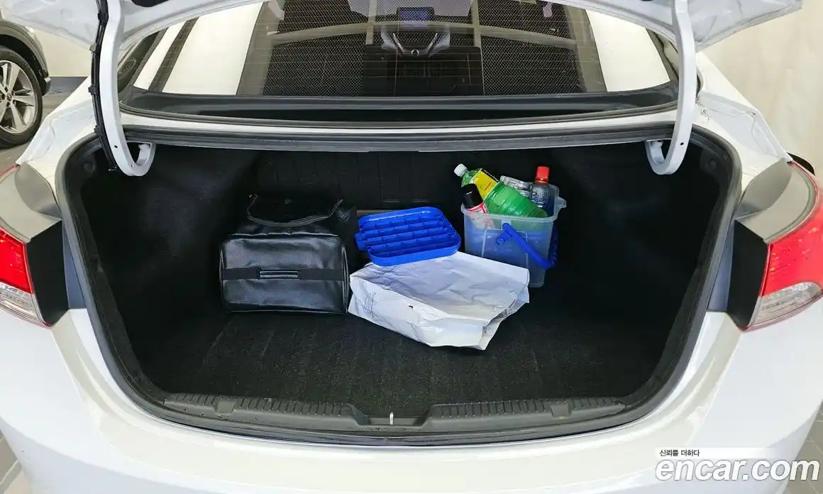 Hyundai Avante 2012 1.6 Автомат в Москве № 43243, фото 3