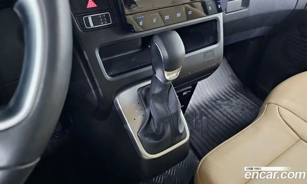 Hyundai Staria 2023 2.2 Автомат в Москве № 47813, фото 12