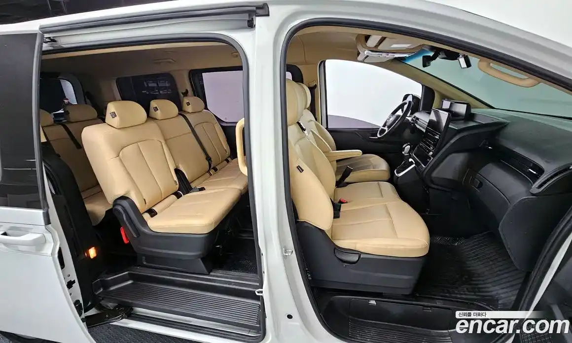 Hyundai Staria 2023 2.2 Автомат в Москве № 47813, фото 5