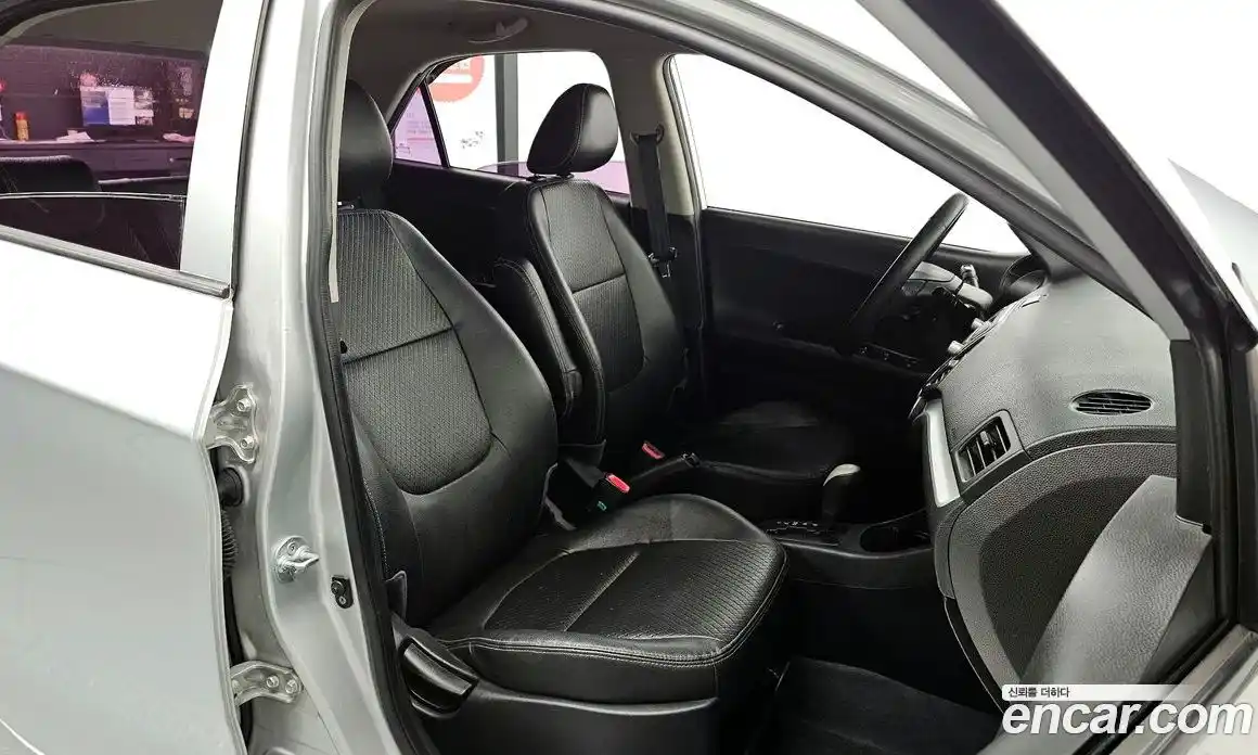 Kia Morning 2012 1.0 Автомат в Москве № 53533, фото 14