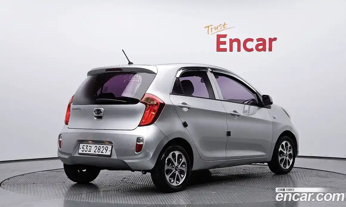 Kia Morning 2012 1.0 Автомат в Москве № 53533, фото 17