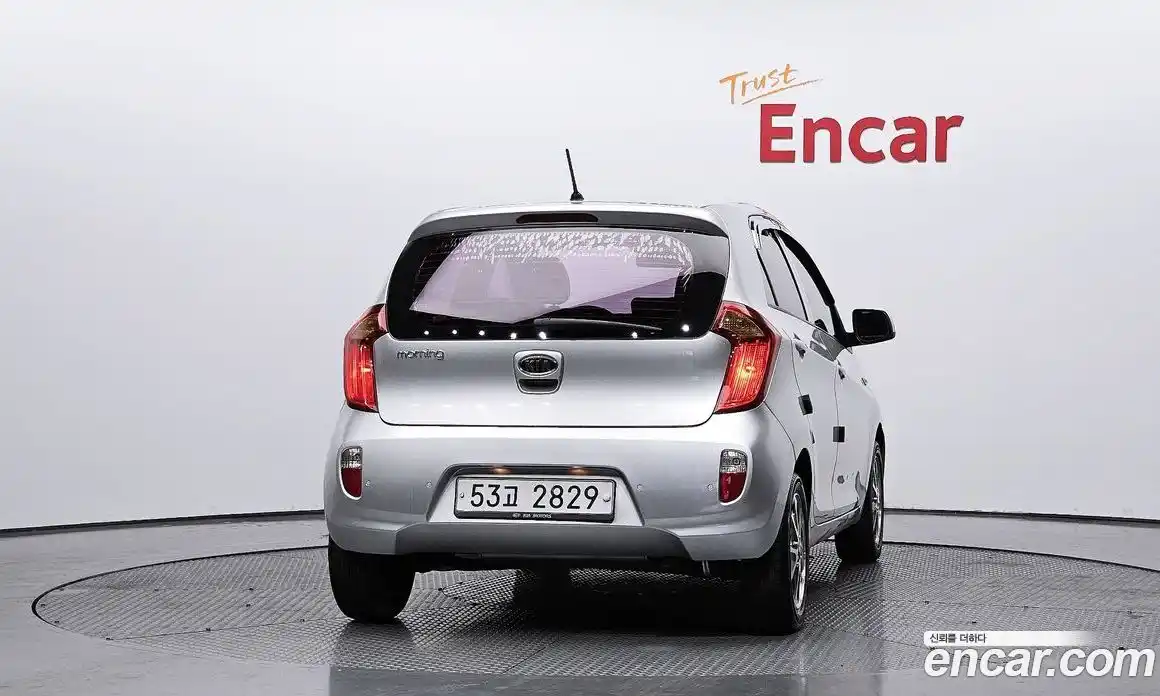 Kia Morning 2012 1.0 Автомат в Москве № 53533, фото 4