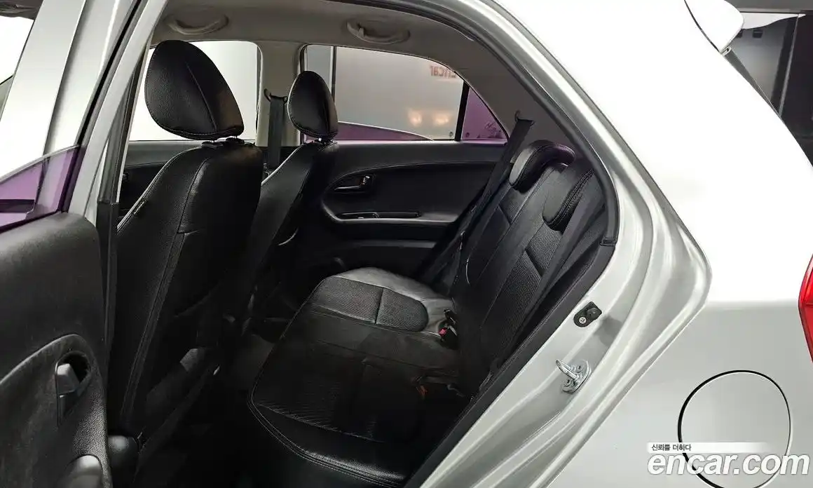 Kia Morning 2012 1.0 Автомат в Москве № 53533, фото 8