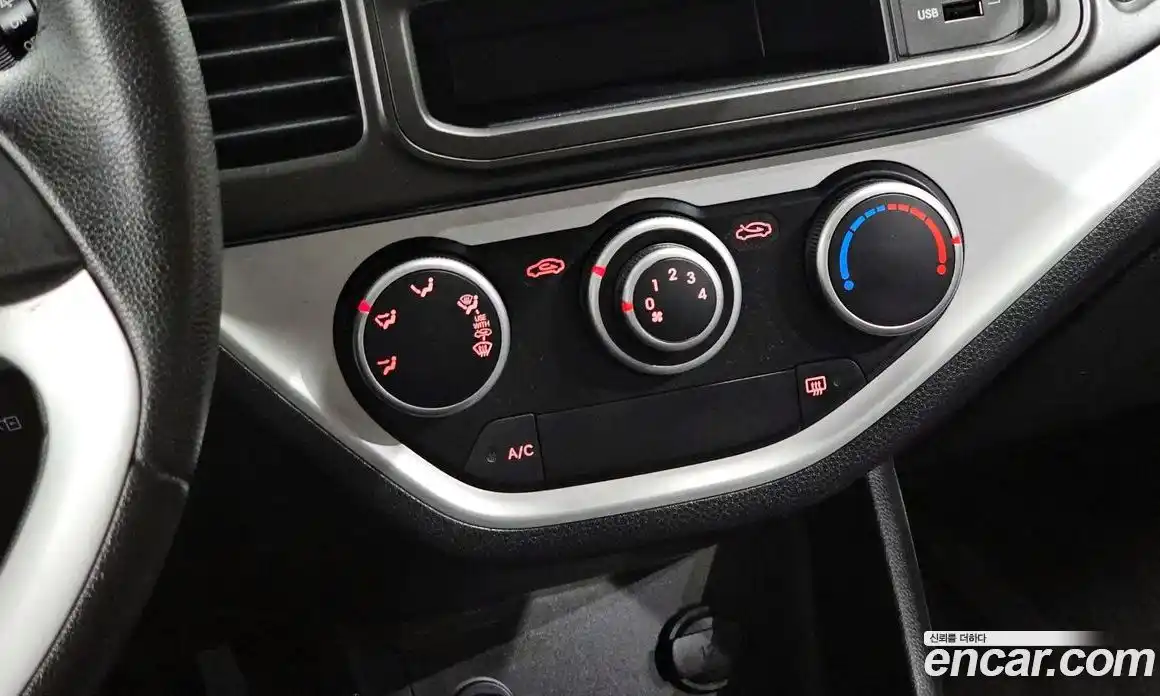 Kia Morning 2012 1.0 Автомат в Москве № 53533, фото 10