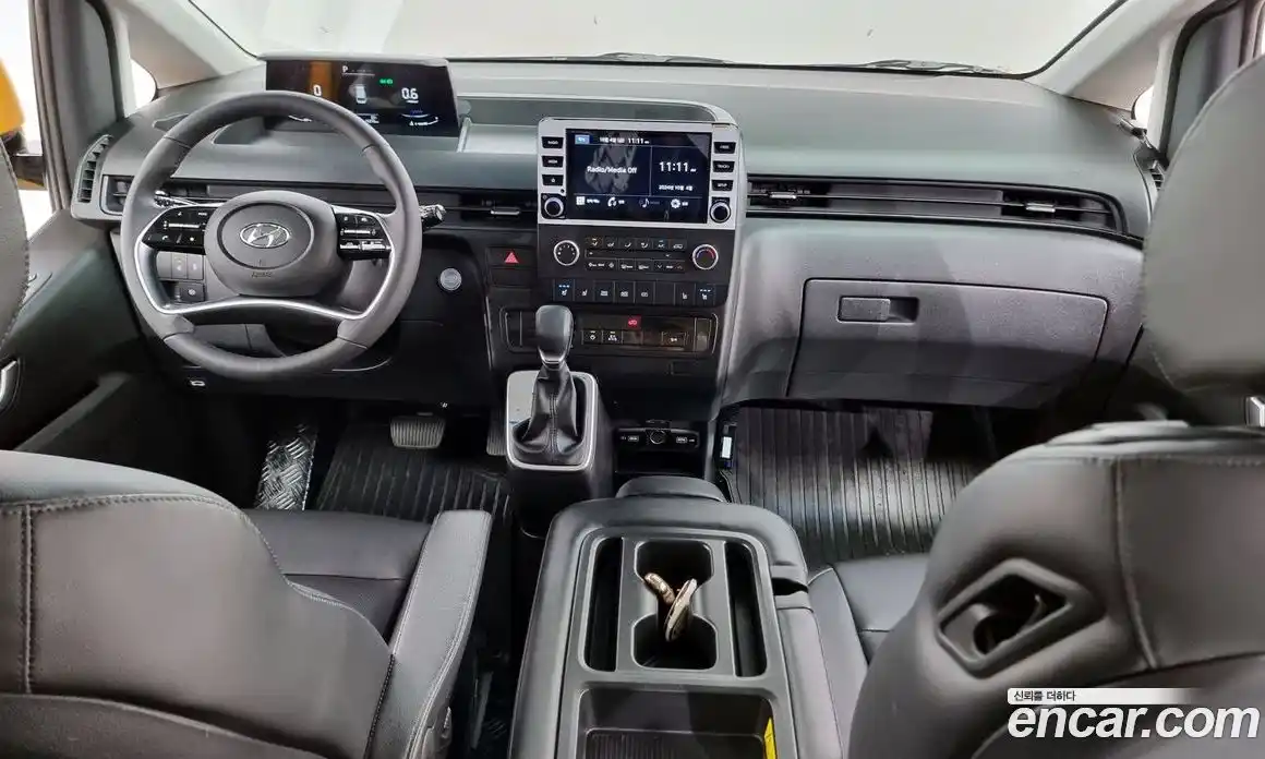 Hyundai Staria 2023 3.5 Автомат в Москве № 87813, фото 12