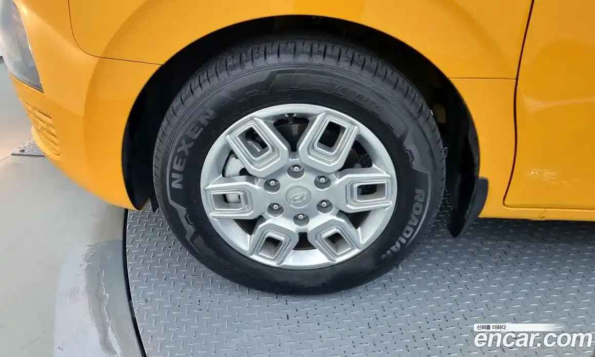 Hyundai Staria 2023 3.5 Автомат в Москве № 87813, фото 4