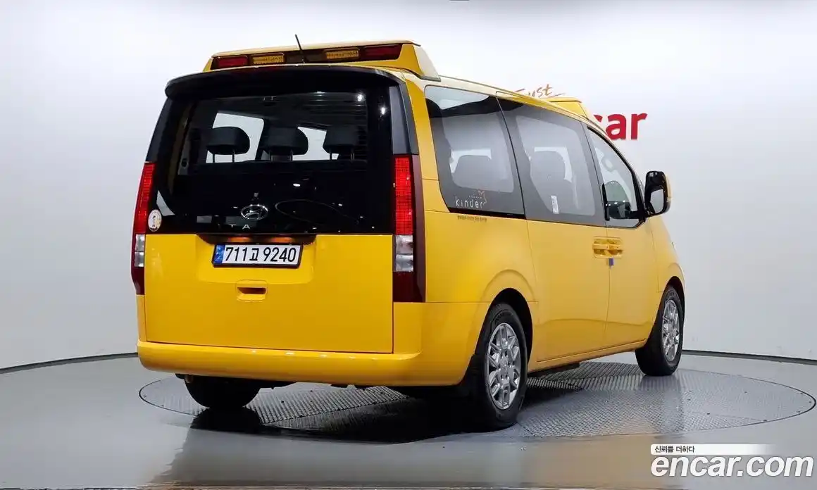 Hyundai Staria 2023 3.5 Автомат в Москве № 87813, фото 5