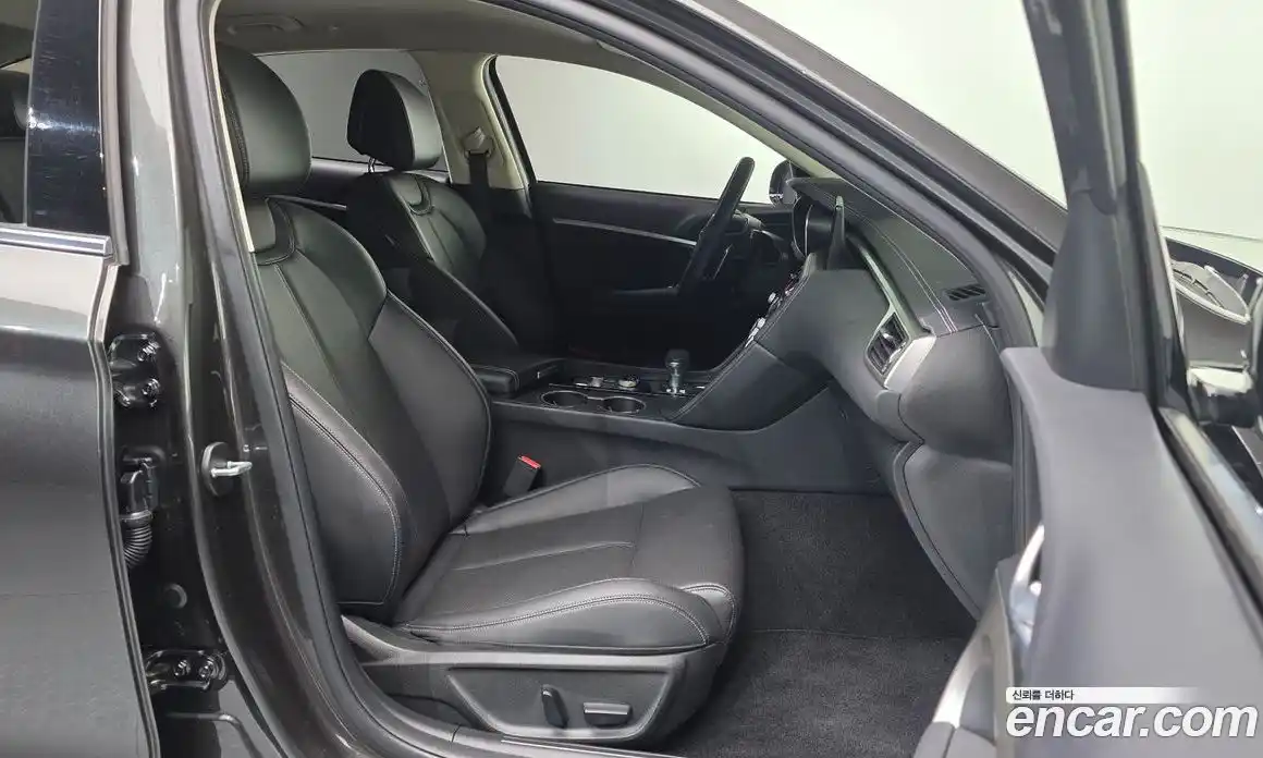 Genesis G70 2023 2.0 Автомат в Москве № 990, фото 11