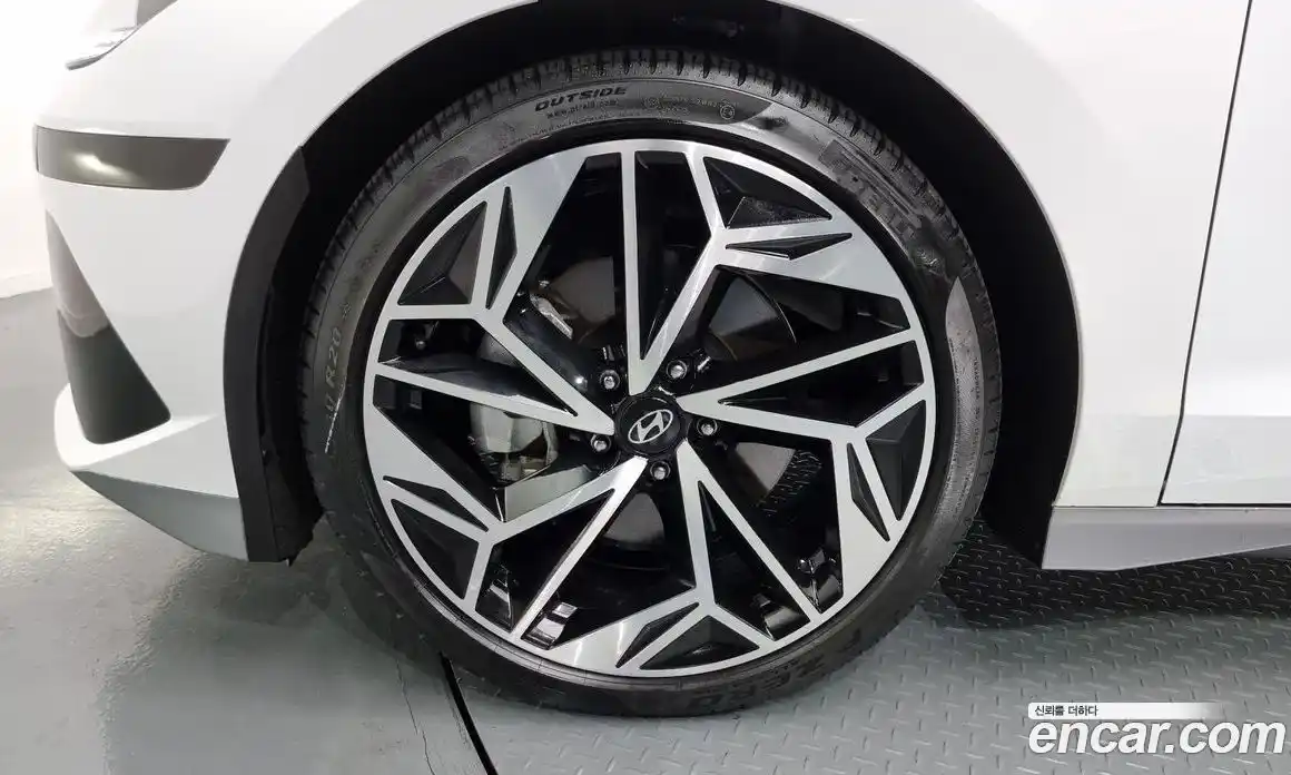 Hyundai Ioniq 6 2023 0.1 Автомат в Москве № 109021, фото 5