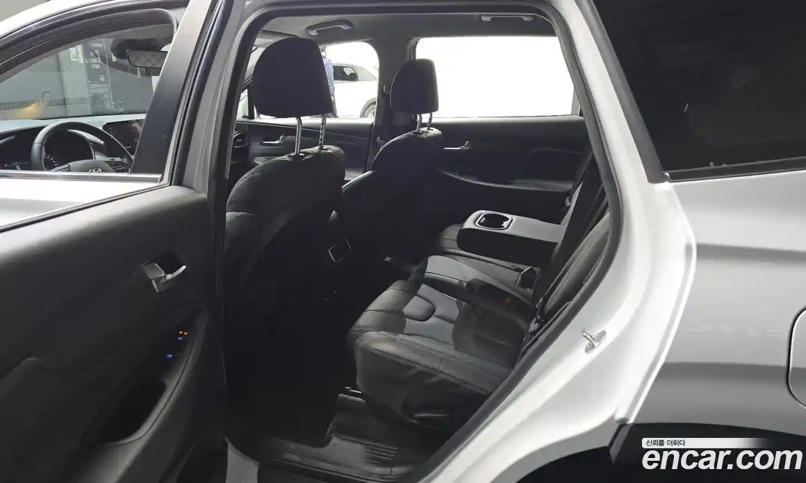 Hyundai Santa Fe 2021 2.5 Автомат в Москве № 114972, фото 5