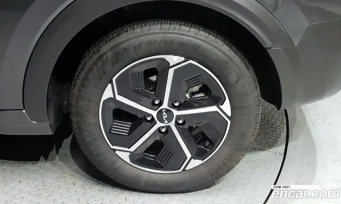 Kia Niro 2024 1.6 Автомат в Москве № 120291, фото 4