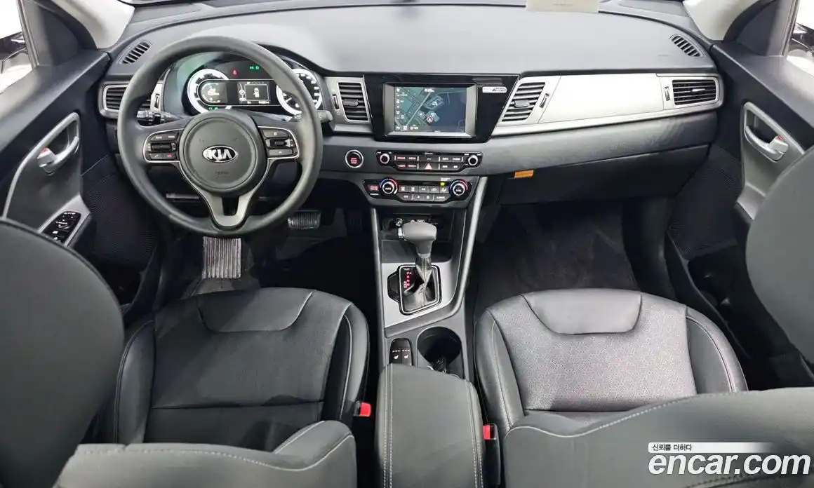 Kia Niro 2017 1.6 Автомат в Москве № 121469, фото 12