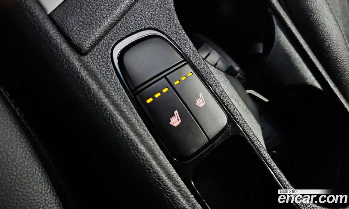 Kia Niro 2017 1.6 Автомат в Москве № 121469, фото 17